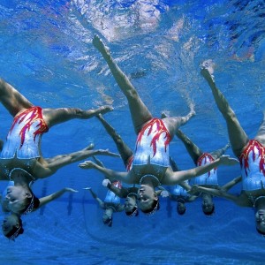 开云网址-詹姆斯连续三场得分突破30+，季后赛状态火热，詹姆斯连续进入季后赛