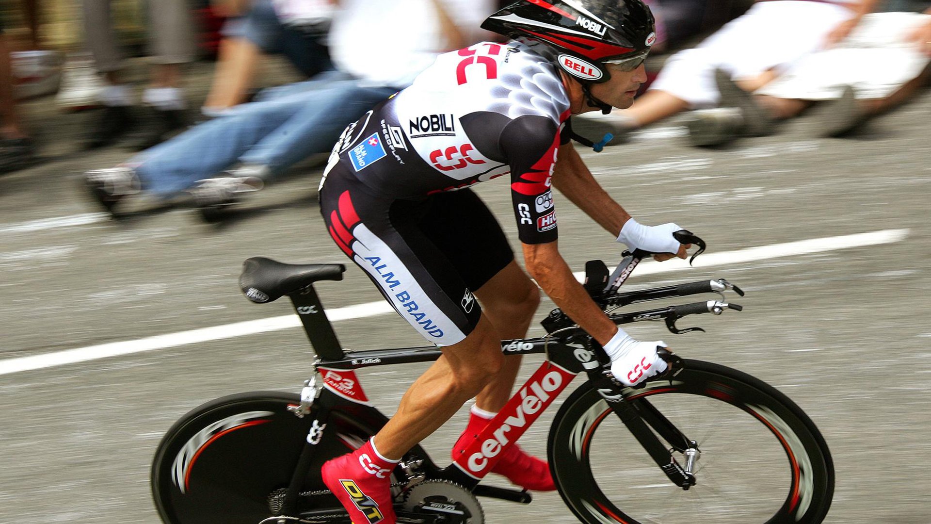 乌拉圭男足在巴黎奥运会比赛中以2-1战胜葡萄牙，乌拉圭男足球星